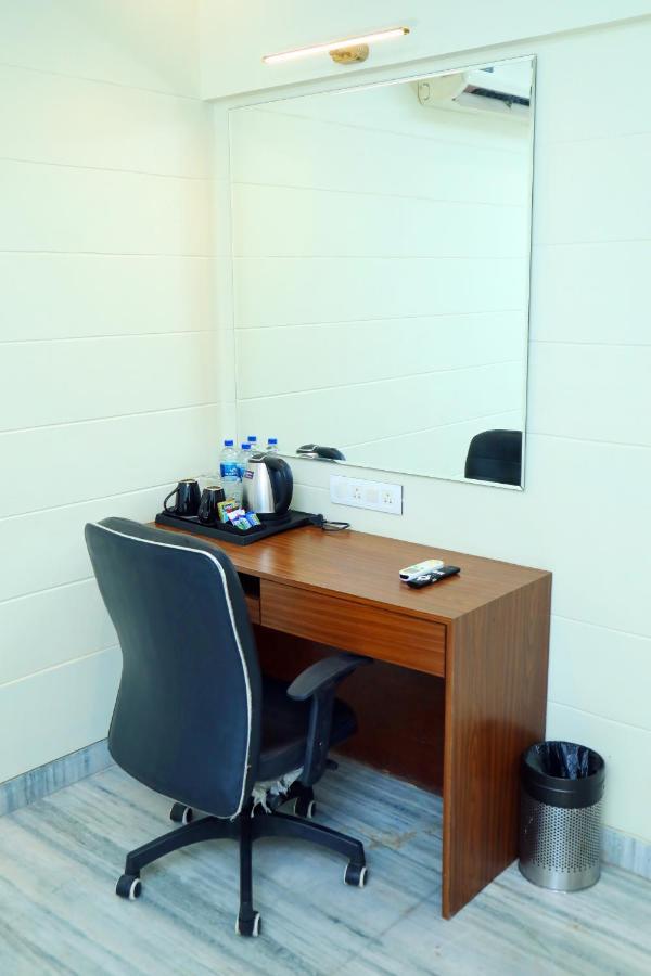 Country Inn & Suites By Turtle Mumbai Eksteriør bilde