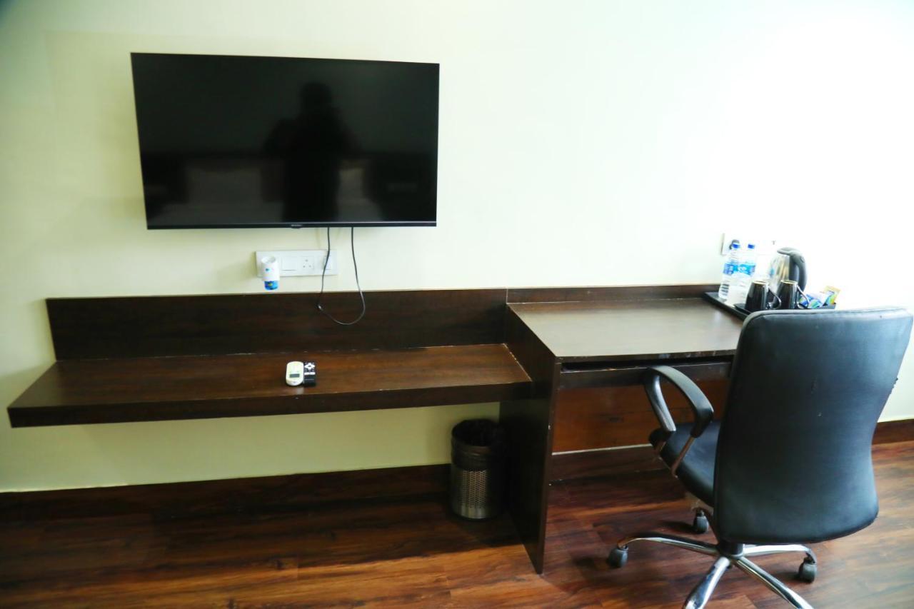 Country Inn & Suites By Turtle Mumbai Eksteriør bilde