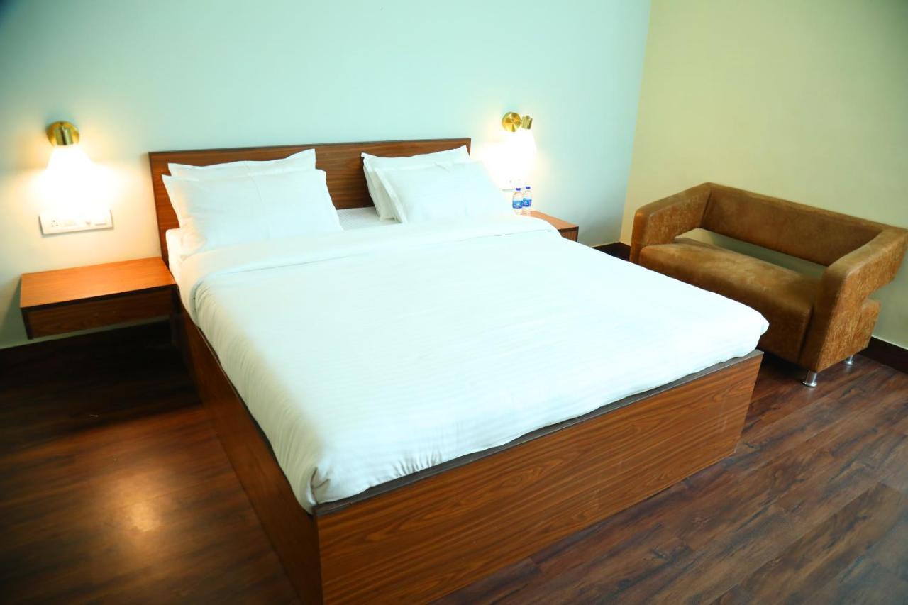 Country Inn & Suites By Turtle Mumbai Eksteriør bilde
